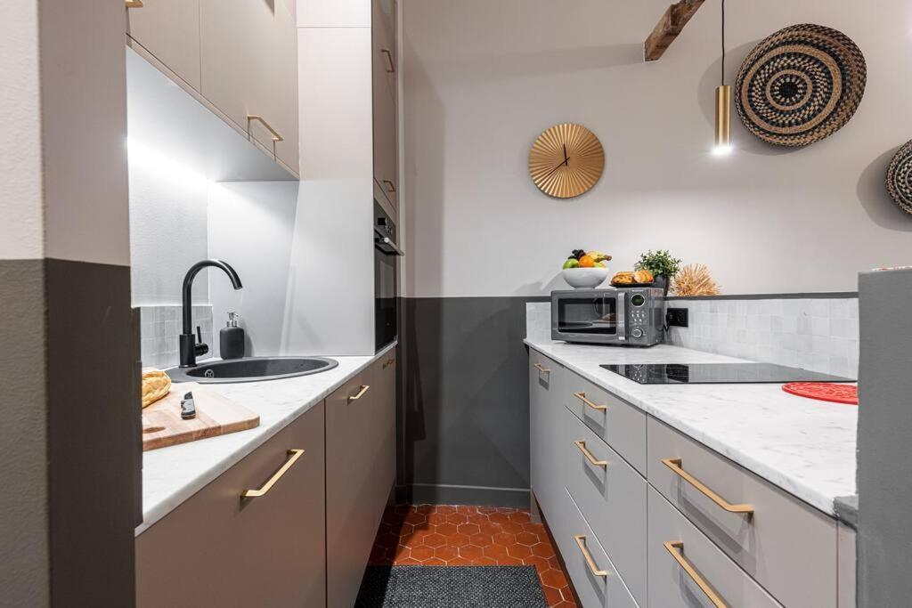 La Croix - Old Town Modern - 2 Bedrooms Apartment Nizza
