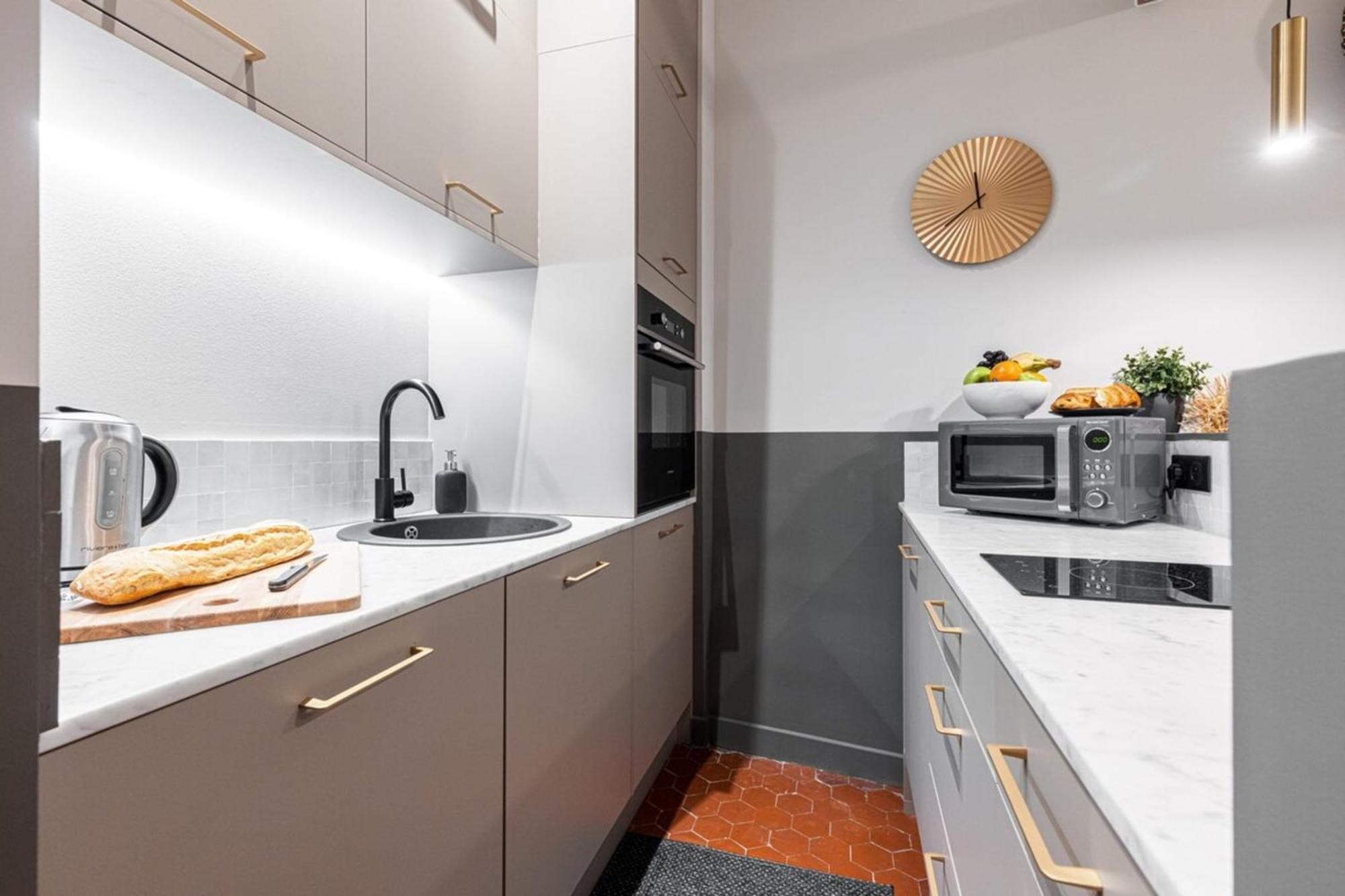 Apartment La Croix - Old Town Modern - 2 Bedrooms *